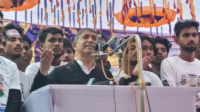 টাঙ্গাইলে ছাত্রদলের প্রতিষ্ঠাবার্ষিকীর অনুষ্ঠানে বক্তব্য দেন আহমেদ আযম খান