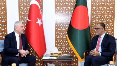 বাণিজ্য উপদেষ্টার সঙ্গে তুর্কিয়ের বাণিজ্য মন্ত্রী