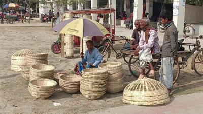 দিনাজপুরে সকাল থেকেই ছিল রোদের প্রখরতা
