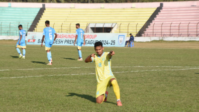 জোড়া গোল করেছেন ইব্রাহিম।