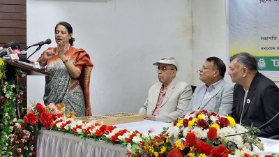 অনুষ্ঠানে বক্তব্য রাখছেন পরিবেশ, বন ও জলবায়ু পরিবর্তন উপদেষ্টা সৈয়দা রিজওয়ানা হাসান