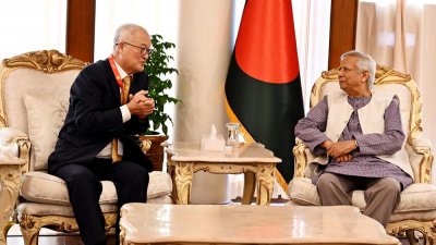 প্রধান উপদেষ্টা ড. মুহাম্মদ ইউনূসের সঙ্গে বৈঠক করেন কোরিয়ার ইয়াংওয়ান করপোরেশনের চেয়ারম্যান কিহাক সাংসহ