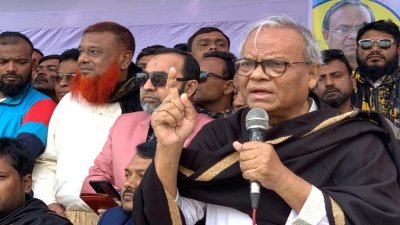 রাজশাহীতে শীতবস্ত্র বিতরণ অনুষ্ঠানে বক্তব্য দেন রুহুল কবির রিজভী