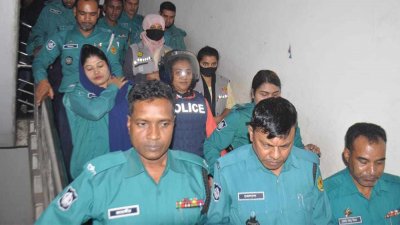 আদালতে পুলিশ হেফাজতে বেনজীর হোসেন নিশি