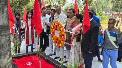 যশোরে তার সমাধিসৌধে শ্রদ্ধার্ঘ্য নিবেদনের মাধ্যমে মৃত্যুবার্ষিকী পালন করা হয়