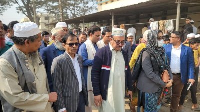 গাজীপুরে বিভাগীয় কমিশনারের ইজতেমা মাঠ পরিদর্শন