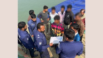 গ্রেফতার ৮ ডাকাত সদস্য