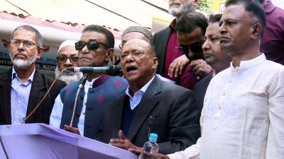 রবিবার দুপুরে বরিশাল সদর রোডে আলোচনা সভায় বক্তব্য দেন বিএনপির ভাইস চেয়ারম্যান আবদুল আউয়াল মিন্টু