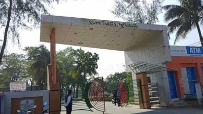 পটুয়াখালী পুলিশ লাইনসের ব্যারাক থেকে কনস্টেবল তৃষা বিশ্বাসের লাশ উদ্ধার