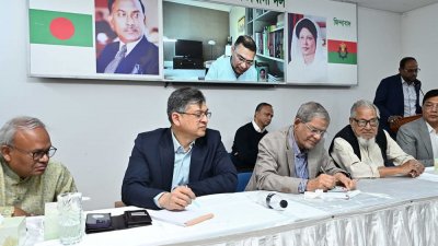 লন্ডনে বসে সদস্য ফরম পূরণ করছেন তারেক রহমান