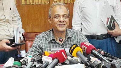স্বরাষ্ট্র উপদেষ্টা লেফটেন্যান্ট জেনারেল (অব.) জাহাঙ্গীর আলম চৌধুরী (ফাইল ফটো)