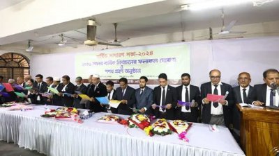 সোমবার দুপুরে সিলেট জেলা আইনজীবী সমিতির নবনির্বাচিত কমিটির নেতারা শপথ নিয়েছেন