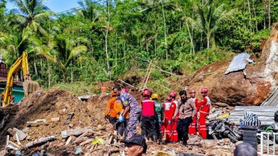 ভারী বৃষ্টিপাতের কারণে ভূমিধস হয়েছে। ফাইল ছবি: জিনহুয়া