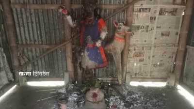 তারাইল উত্তরপাড়া সর্বজনীন দুর্গা মন্দিরের প্রতিমায় আগুন