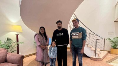 আরুয়া ও তার পরিবারের সঙ্গে লিটন