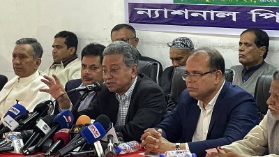 বক্তব্য দিচ্ছেন আমির খসরু মাহমুদ চৌধুরী