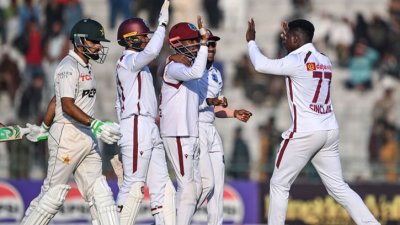 সিনক্লেয়ারের উদযাপন