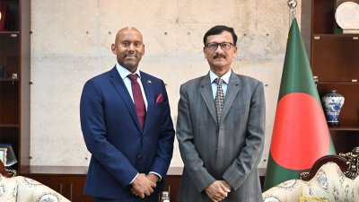 পররাষ্ট্র উপদেষ্টা তৌহিদ হোসেনের সঙ্গে সাক্ষাৎ করেন কানাডার রাষ্ট্রদূত অজিত সিং