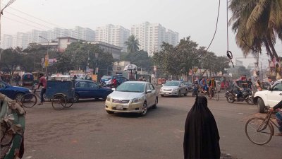 সকাল থেকে পরিস্থিতি স্বাভাবিক নীলক্ষেত এলাকায়