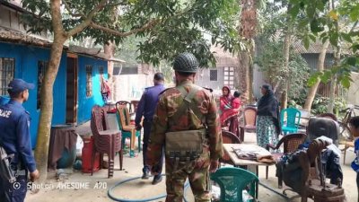 উপজেলা প্রশাসন, সেনাবাহিনী ও শিবচর থানা পুলিশের একটি যৌথ দল ঘটনাস্থলে আসার পরে পালিয়ে যায় হামলাকারীরা