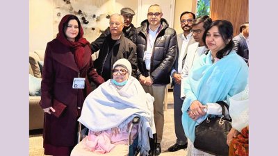 ঘরে ফেরার পর সময় কাটছে একদম পা‌রিবা‌রিক আবহে।