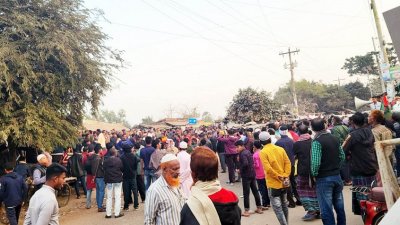 উত্তর কালিগঞ্জের তারালী চৌরাস্তা মোড় এলাকায় এ সংঘর্ষের ঘটনা ঘটে