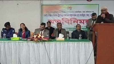 ঠাকুরগাঁওয়ে এক মতবিনিময় সভায় বক্তব্য দেন ইসি সানাউল্লাহ