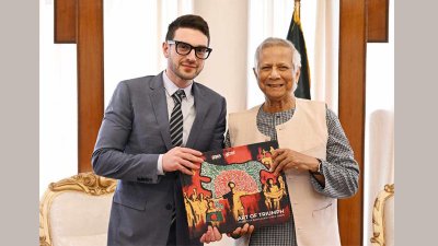 প্রধান উপদেষ্টা ড. মুহাম্মদ ইউনূসের সঙ্গে ওপেন সোসাইটি ফাউন্ডেশনের চেয়ারম্যান অ্যালেক্স সোরোস