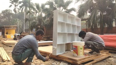 মেলা প্রাঙ্গণে চলছে স্টল ও প্যাভিলিয়ন তৈরির কাজ