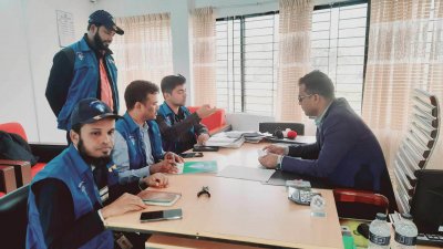 বৃহস্পতিবার সিলেটের তামাবিল স্থলবন্দরে অভিযান চালিয়েছেন দুদকের চার সদস্যের একটি দল