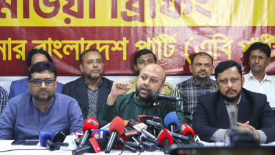 বক্তব্য দিচ্ছেন এবি পার্টির সাধারণ সম্পাদক ব্যারিস্টার আসাদুজ্জামান ফুয়াদ