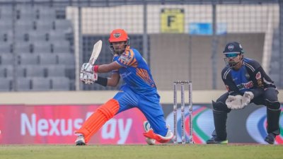 নাঈম ঝড়ো ইনিংস খেলেন