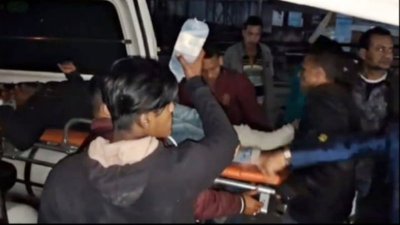 এ ঘটনায় আরও একজন গুলিবিদ্ধসহ আহত হয়েছেন কয়েকজন।
