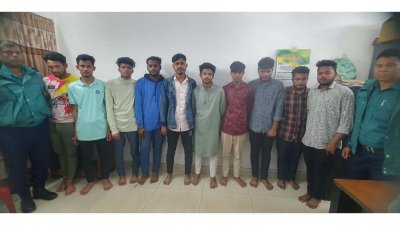 গ্রেফতার দশ জন