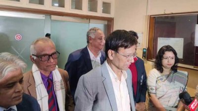 প্রথম দিনের তদন্ত শেষে সংবাদমাধ্যমের মুখোমুখি হন ইমরুল