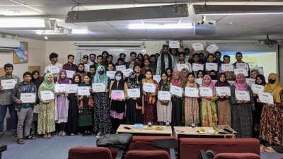 দিনব্যাপী কর্মশালায় অংশ নিয়েছে একশ’র বেশি শিক্ষার্থী