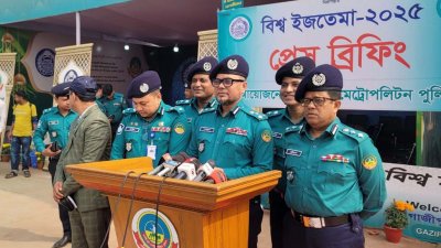বক্তব্য দিচ্ছেন জিএমপি কমিশনার ড. নাজমুল করীম খান