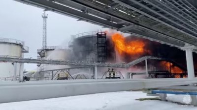 রাশিয়ার তেল-গ্যাস স্থাপনায় ইউক্রেনের ড্রোন হামলা। ফাইল ছবি: রয়টার্স।