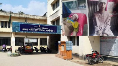 স্থানীয়রা আহতদের উদ্ধার করে সদর হাসপাতালে ভর্তি করেছেন