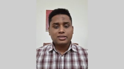 লাইভে হাসনাত আব্দুল্লাহ (ছবি: ফেসবুক থেকে)