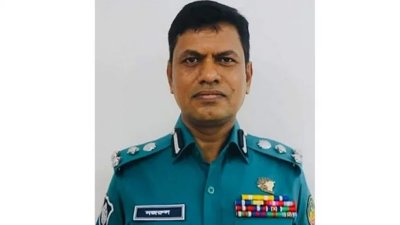ডিবি হেফাজতে ডিআইজি মোল্যা নজরুল
