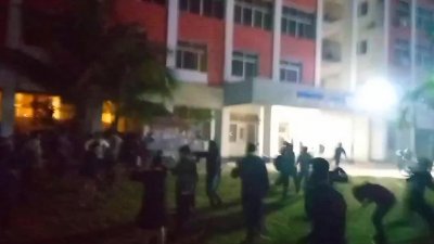 যবিপ্রবিতে শিক্ষার্থীদের সংঘর্ষ