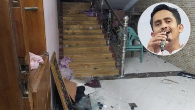 সাবেক মন্ত্রী মোজাম্মেল হকের বাড়িতে ভাঙচুর