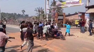 ফেনীর দাগনভূঞা উপজেলায় আধিপত্য বিস্তারকে কেন্দ্র করে ছাত্রদলের দুই পক্ষের মধ্যে সংঘর্ষ