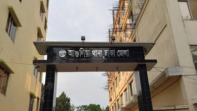 সাভারের আশুলিয়ায় পৃথক স্থান থেকে স্বামী-স্ত্রীসহ তিন পোশাক শ্রমিকের লাশ উদ্ধার করেছে পুলিশ