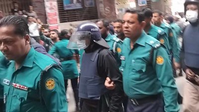 পুলিশের হেফাজতে শাফি মোদাচ্ছের খান জ্যোতি