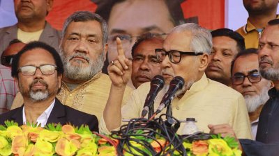 সিরাজগঞ্জে জনসভায় বক্তব্য দেন বিএনপি নেতা নজরুল ইসলাম খান