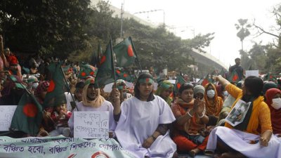 অষ্টম দিনের মতো আন্দোলন করছেন প্রাথমিক সহকারী শিক্ষক পদে সুপারিশপ্রাপ্তরা। ছবি: সাজ্জাদ হোসেন