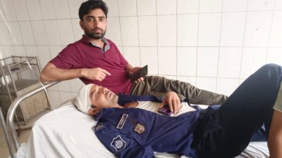 হাসপাতালের বেডে এসআই মহসীন হোসেন