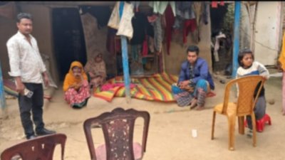 নিহত নবজাতকের পরিবার।